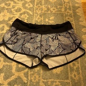 Lululemon Speed Up Low-Rise Lined Shorts 2.5